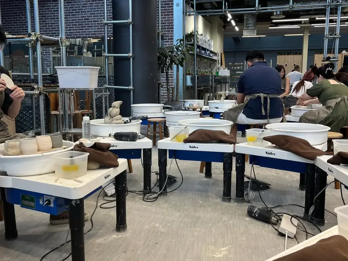 Am I Addicted Pottery Studio