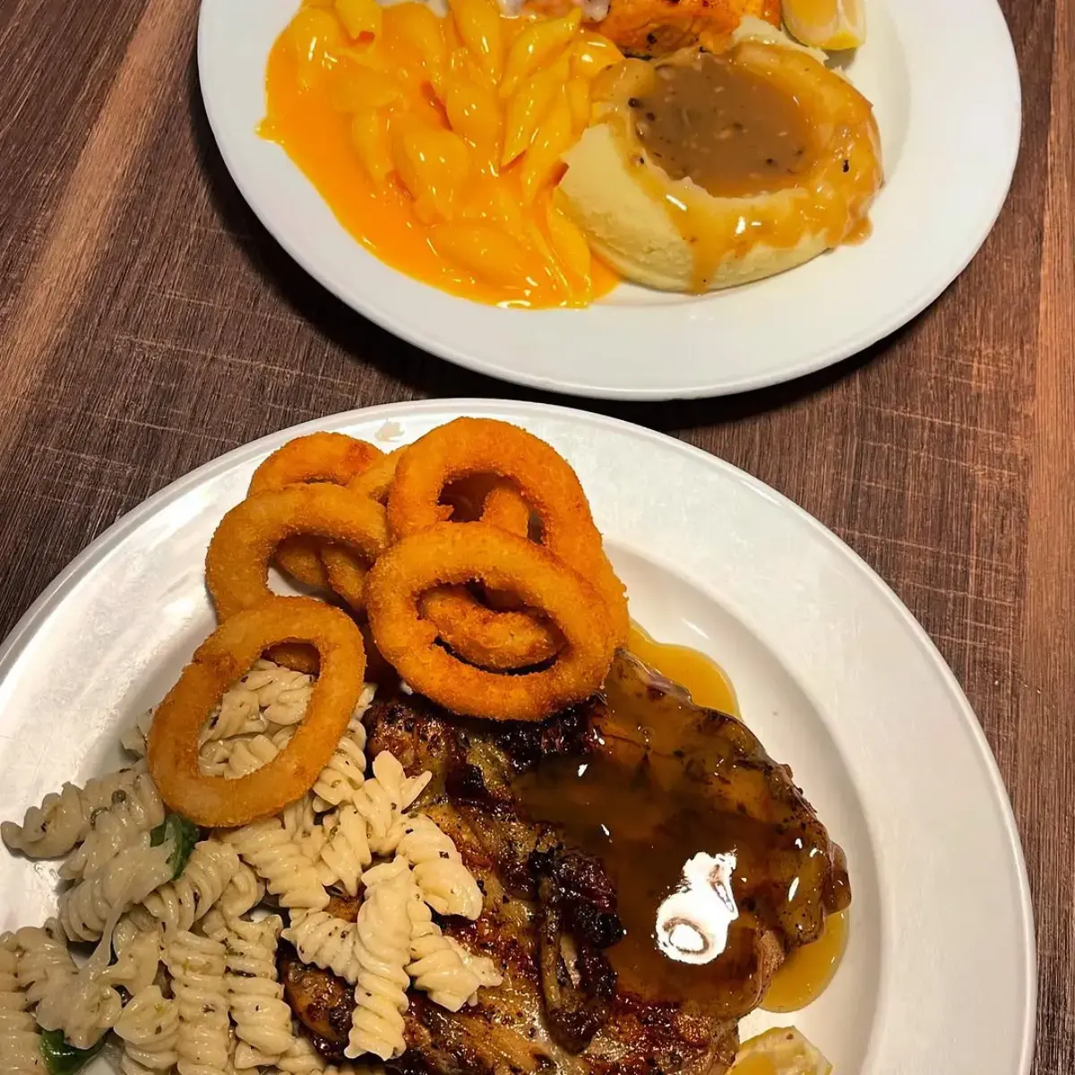 ASTONS Steak & Salad