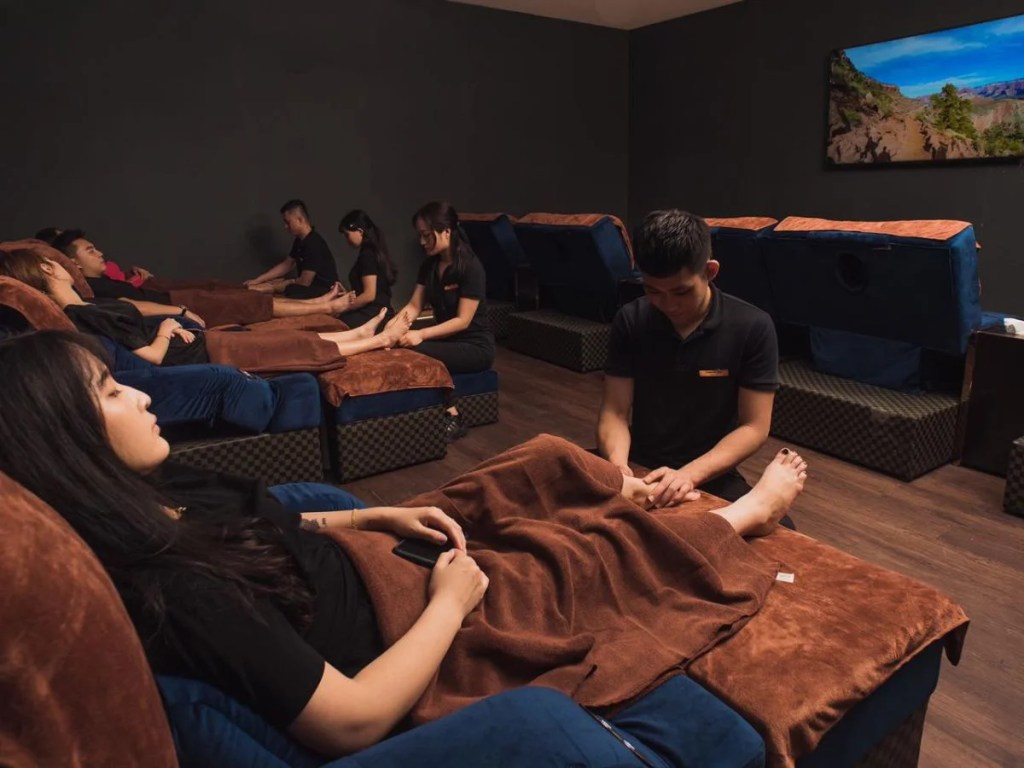 Best Cheap Massage Places In Singapore | Emperor Spa