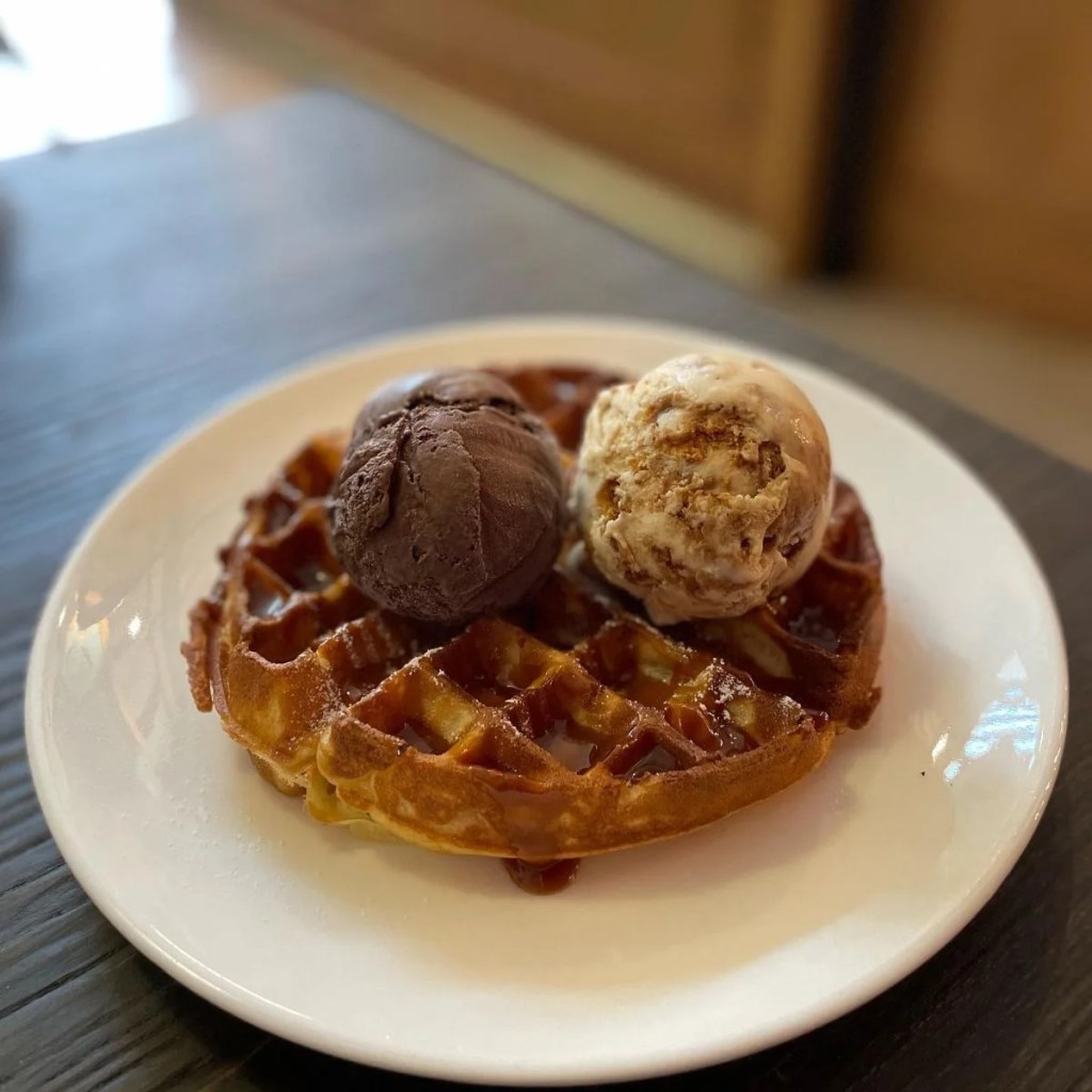 Best Things To Eat In Singapore Botanic Gardens | Ice Cream Man and Friends