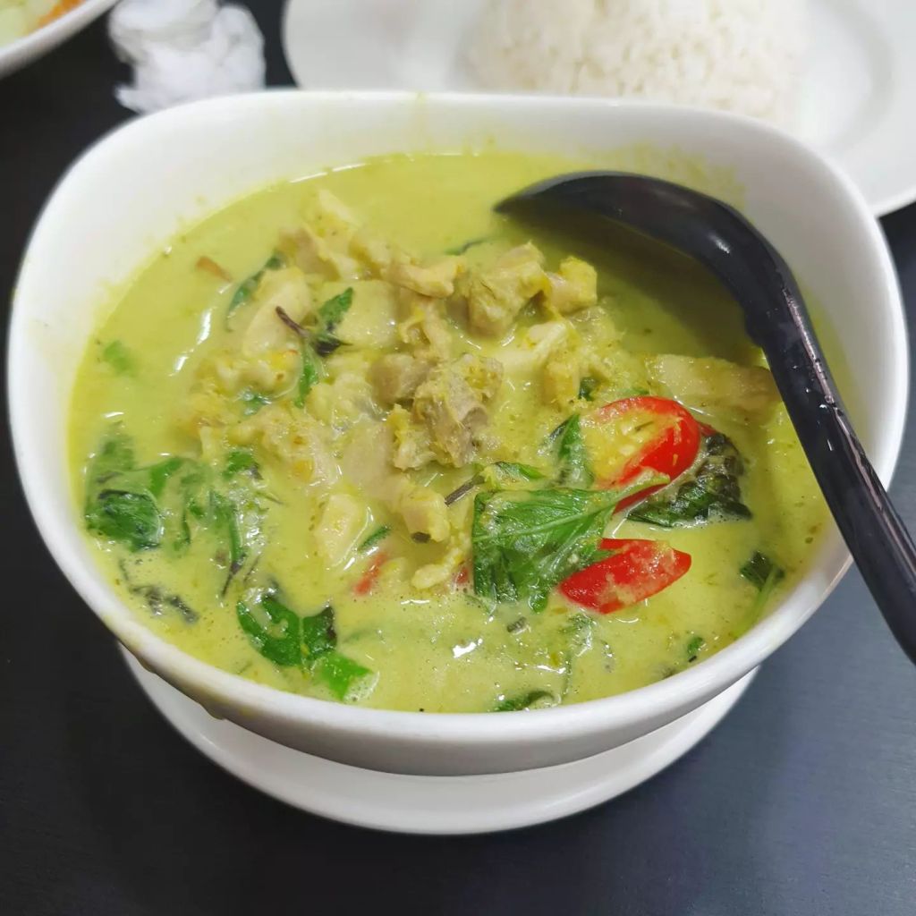 Moona Thai Kitchen - Green Curry Chicken