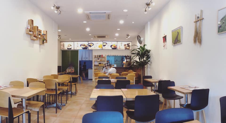 8 Degrees Interior