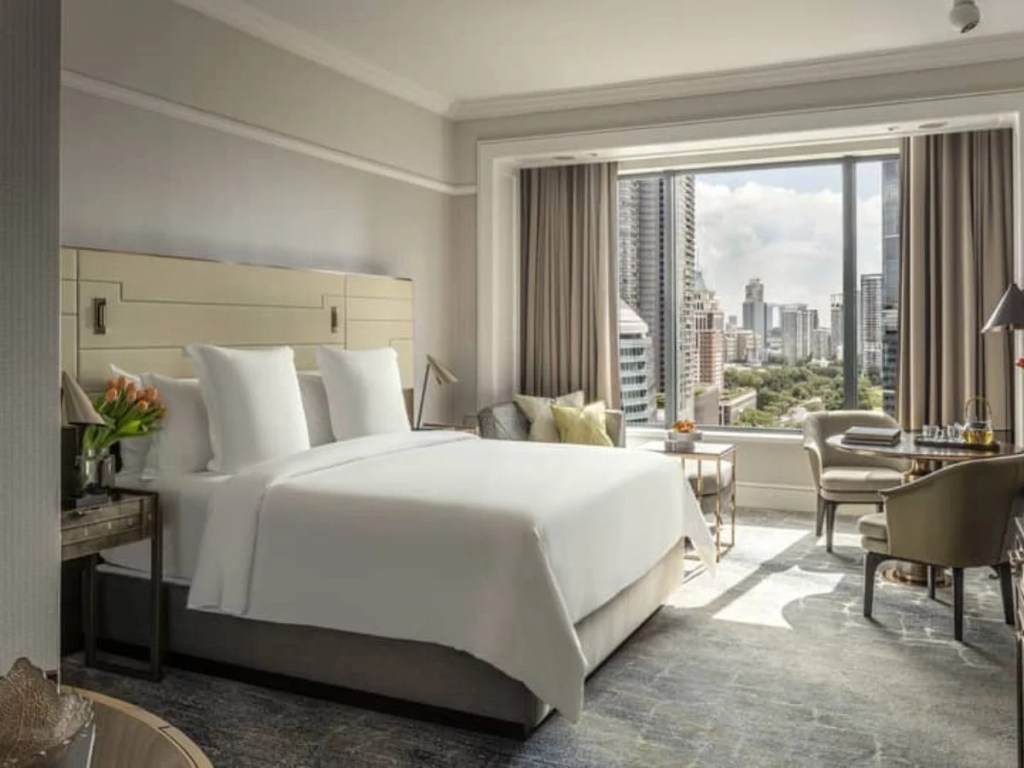Best Pet Friendly Hotels In Singapore | Four Seasons Hotel Singapore