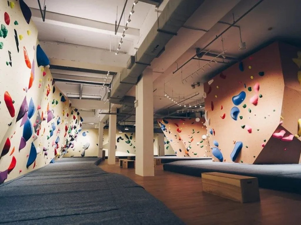 Best Rock Climbing & Bouldering Gym In Singapore | Boulder Planet