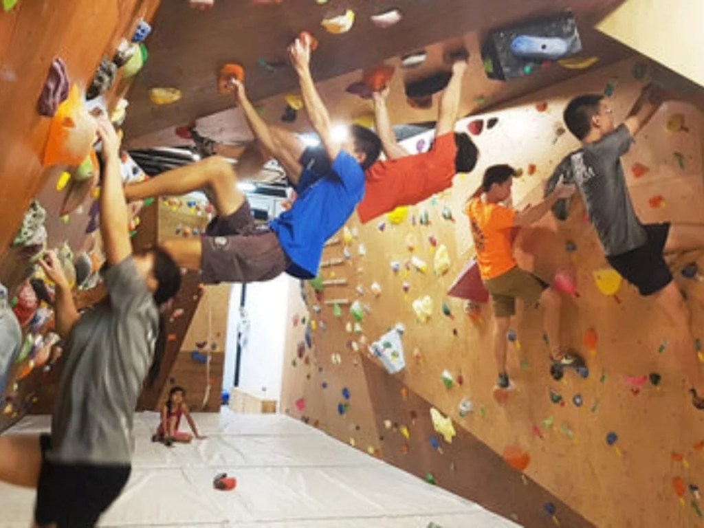 Best Rock Climbing & Bouldering Gym In Singapore | Oyeyo Boulder 2