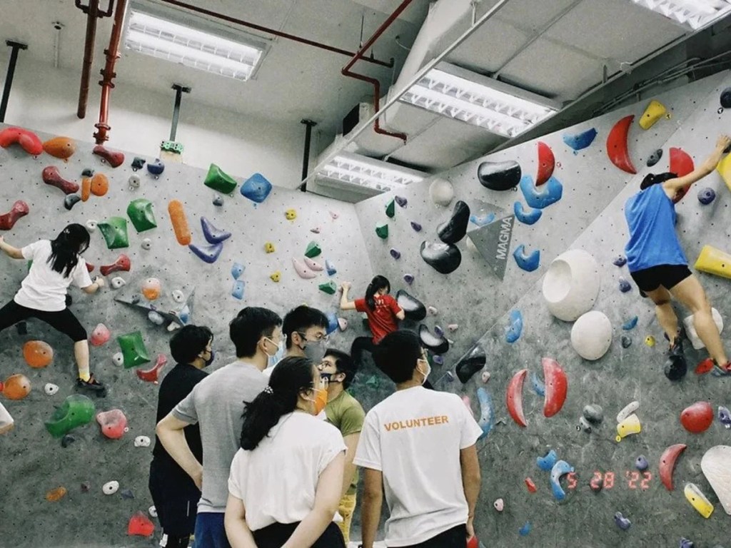 Best Rock Climbing & Bouldering Gym In Singapore | Z Vertigo