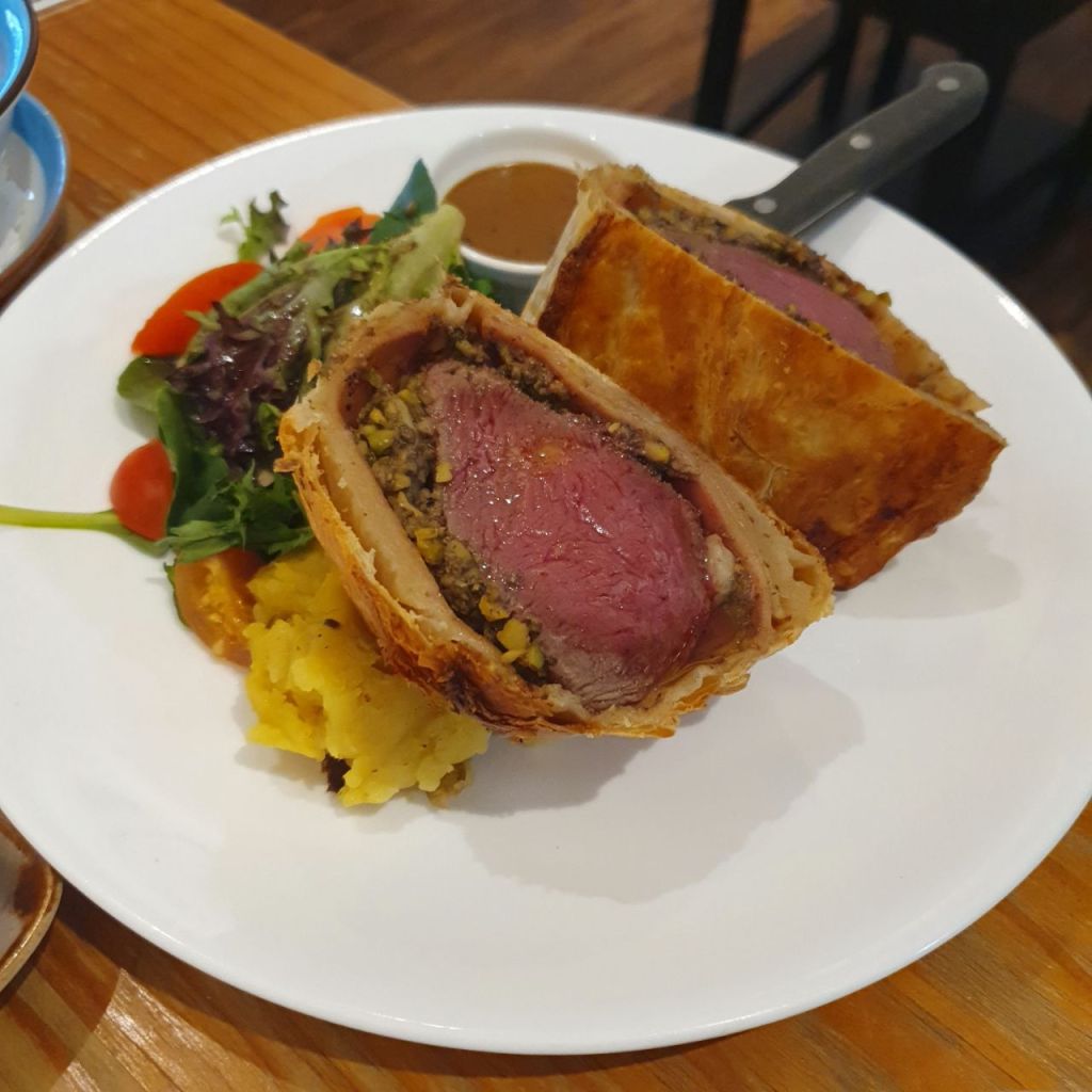 Squisito Beef Wellington