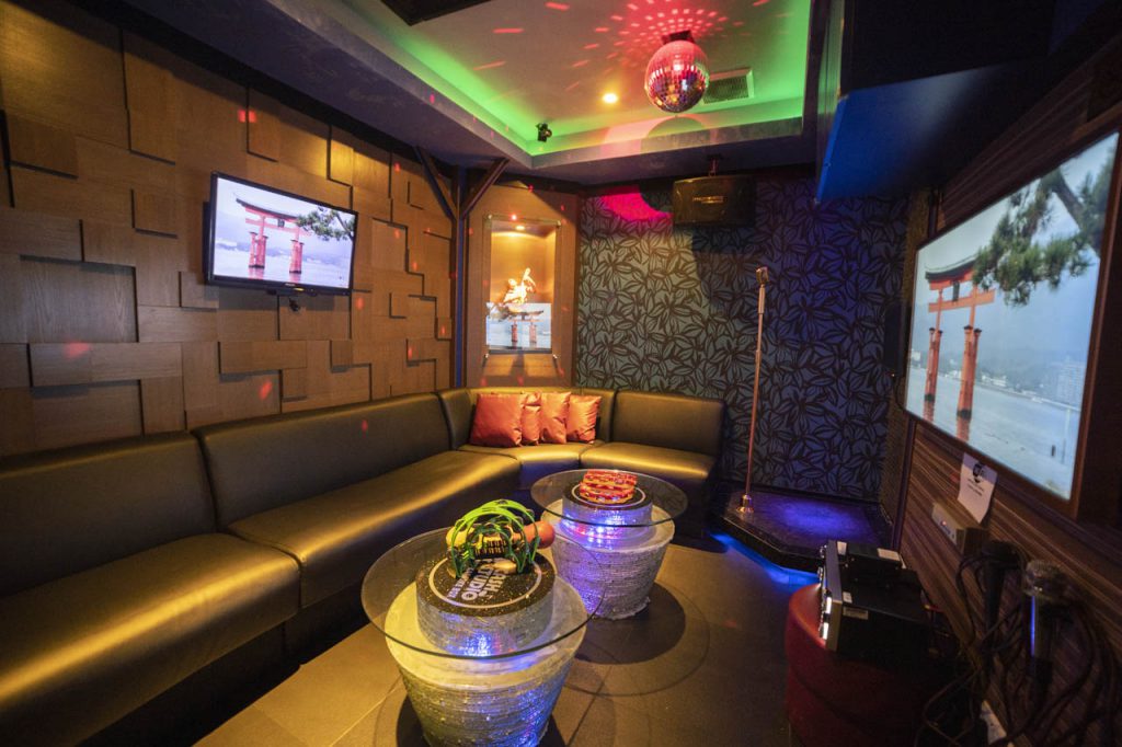 Cash Studio Room