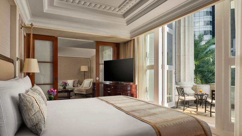 Best Hotel Swimming Pools In Singapore | Fullerton Bay Hotel Room