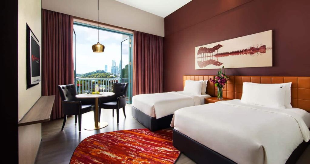 Best Hotel Swimming Pools In Singapore | Hard Rock Hotel Room