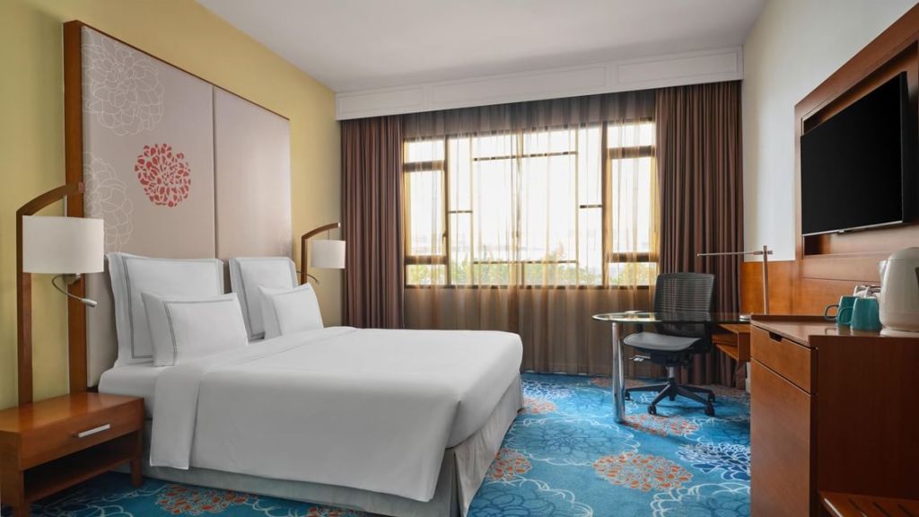 Best Hotel Swimming Pools In Singapore | Paradox Singapore Merchant Court Room