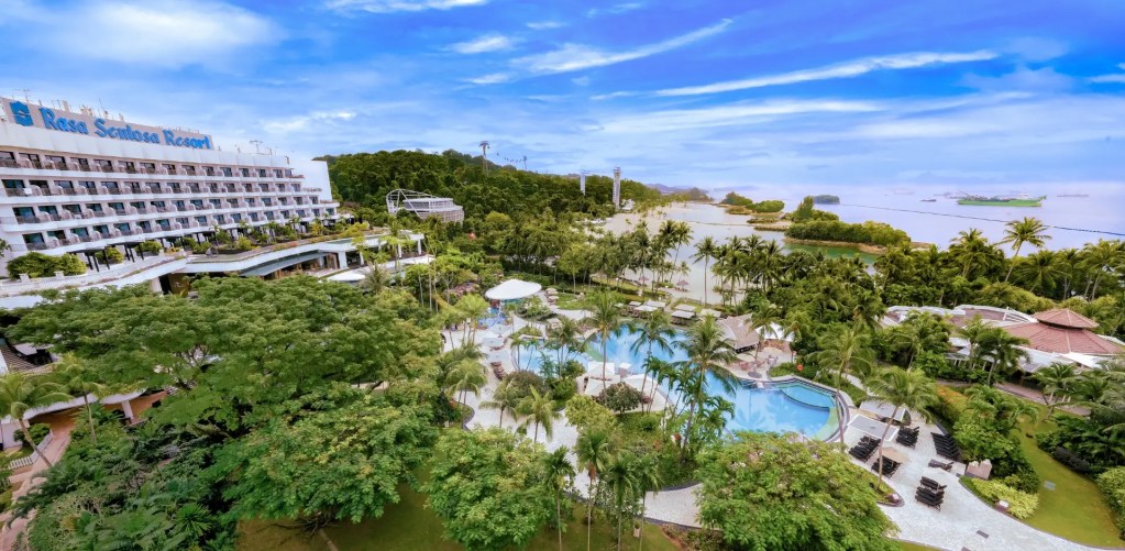 Best Hotel Swimming Pools In Singapore | ShangriLa Rasa Sentosa Resort and Spa