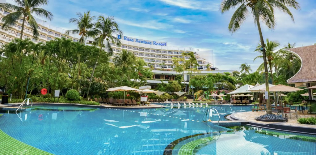 Best Hotel Swimming Pools In Singapore | ShangriLa Rasa Sentosa Resort and Spa Swimming Pool