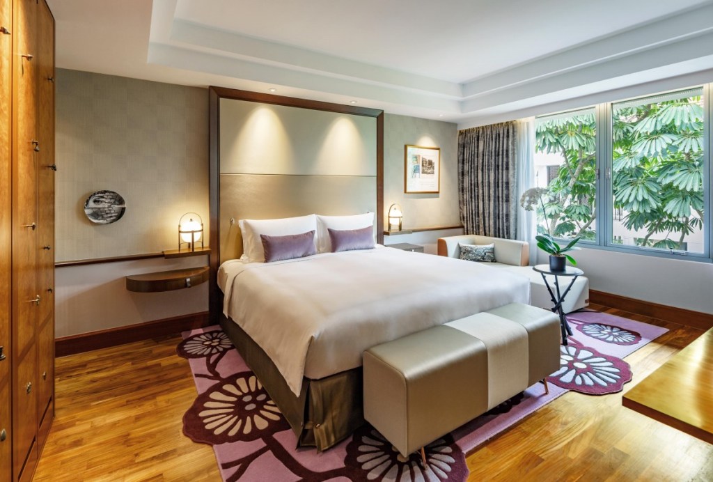 Best Hotel Swimming Pools In Singapore | Sofitel Singapore Sentosa Resort & Spa Room