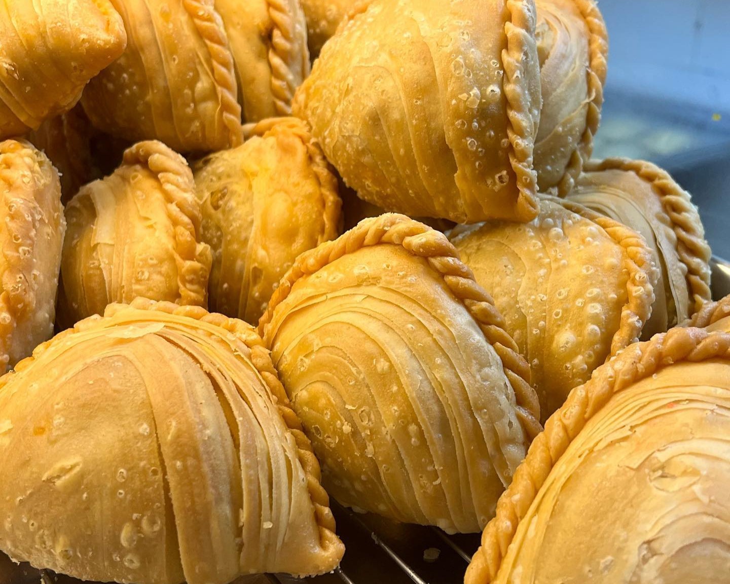 14 Best Curry Puff Stalls in Singapore [2023]