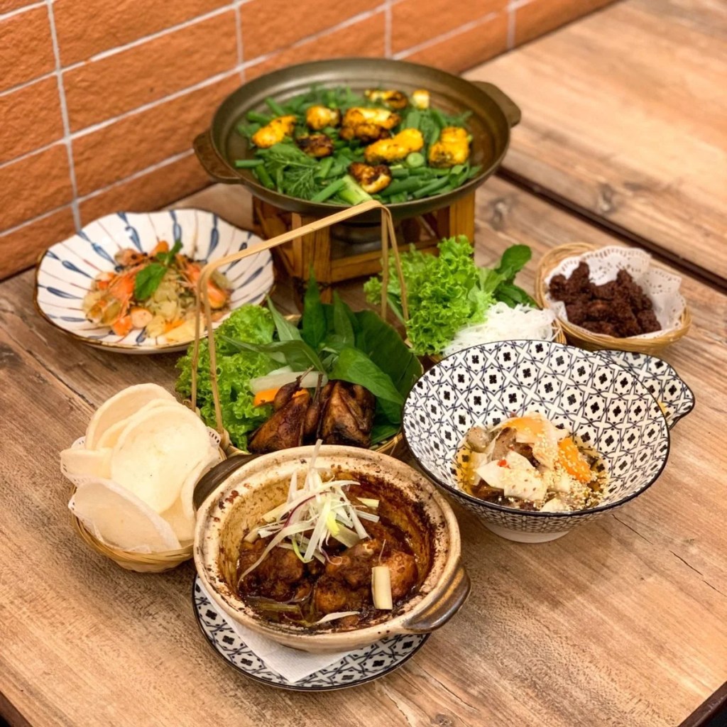 Best Food Places In Orchard | Mrs Pho House
