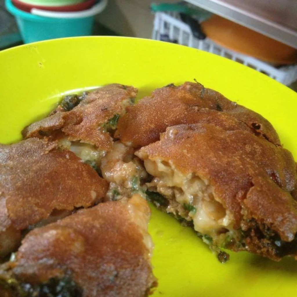 Best Stalls At Maxwell Food Centre | Maxwell Fu Zhou Oyster Cake