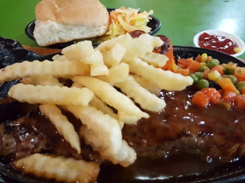 Best Stalls At Maxwell Food Centre | Ye Lai Xiang Tasty Barbecue