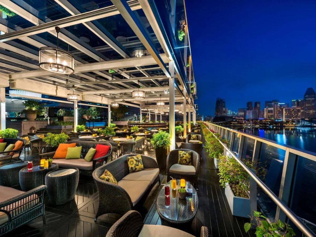 Best Rooftop Bars In Singapore | Lantern