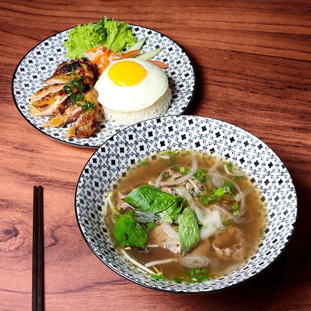 Best Food Places In VivoCity | Mrs Pho