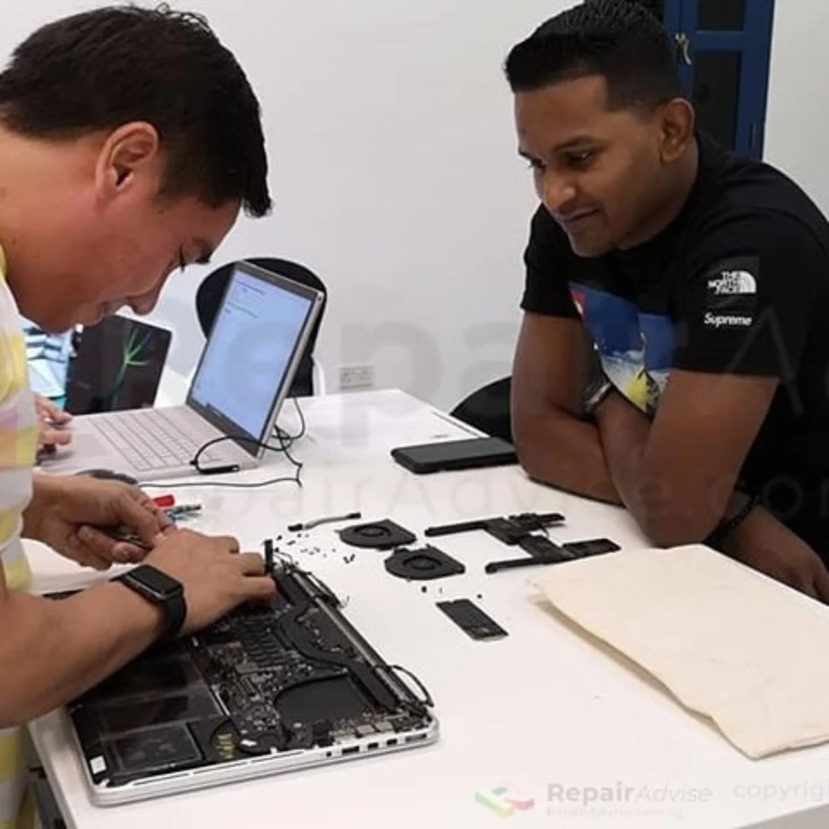 Best Mobile Phone Repair Services In Singapore | RepairAdvise