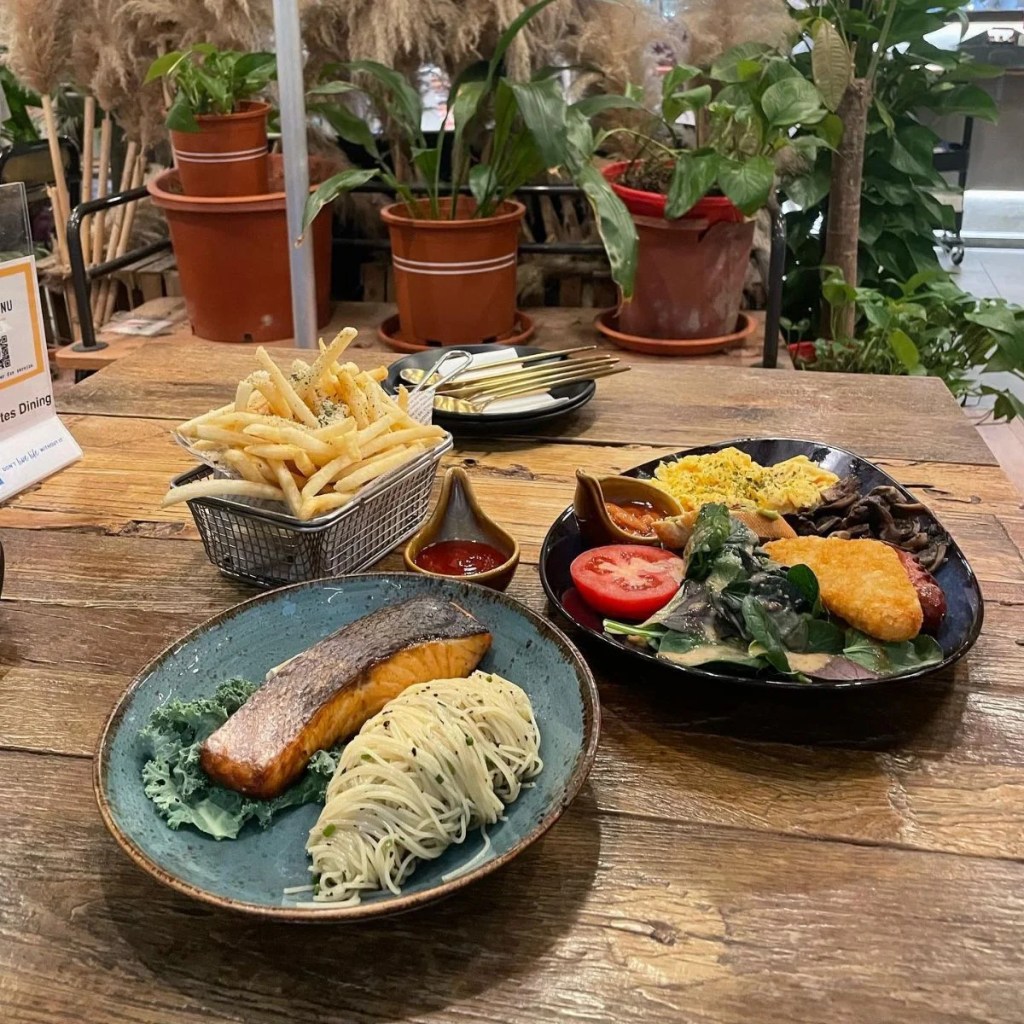 Best Food Places In Orchard Central | Walking on Sunshine
