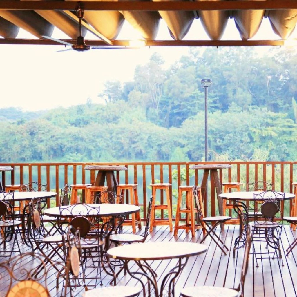 Best Romantic Cafes In Singapore | Whisk & Paddle