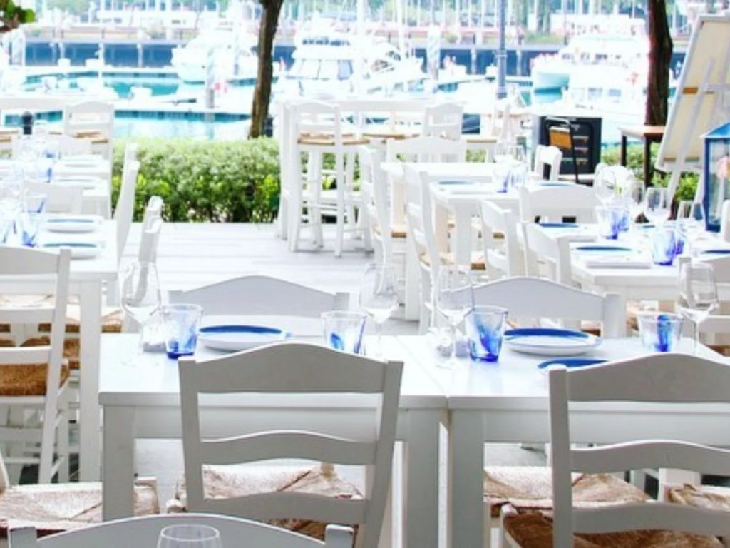 Best Waterfront Restaurants In Singapore | Mykonos On The Bay