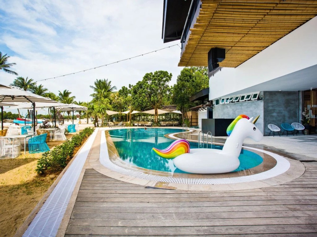 Ola Beach Club