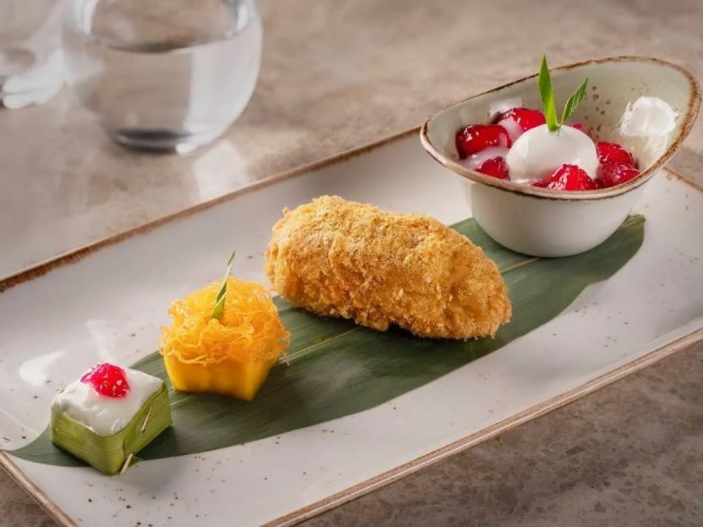 Best Waterfront Restaurants In Singapore | The Clifford Pier Food