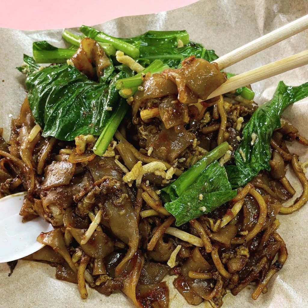 Best Food Stalls In Golden Mile Food Centre | 91 Fried Kway Teow Mee