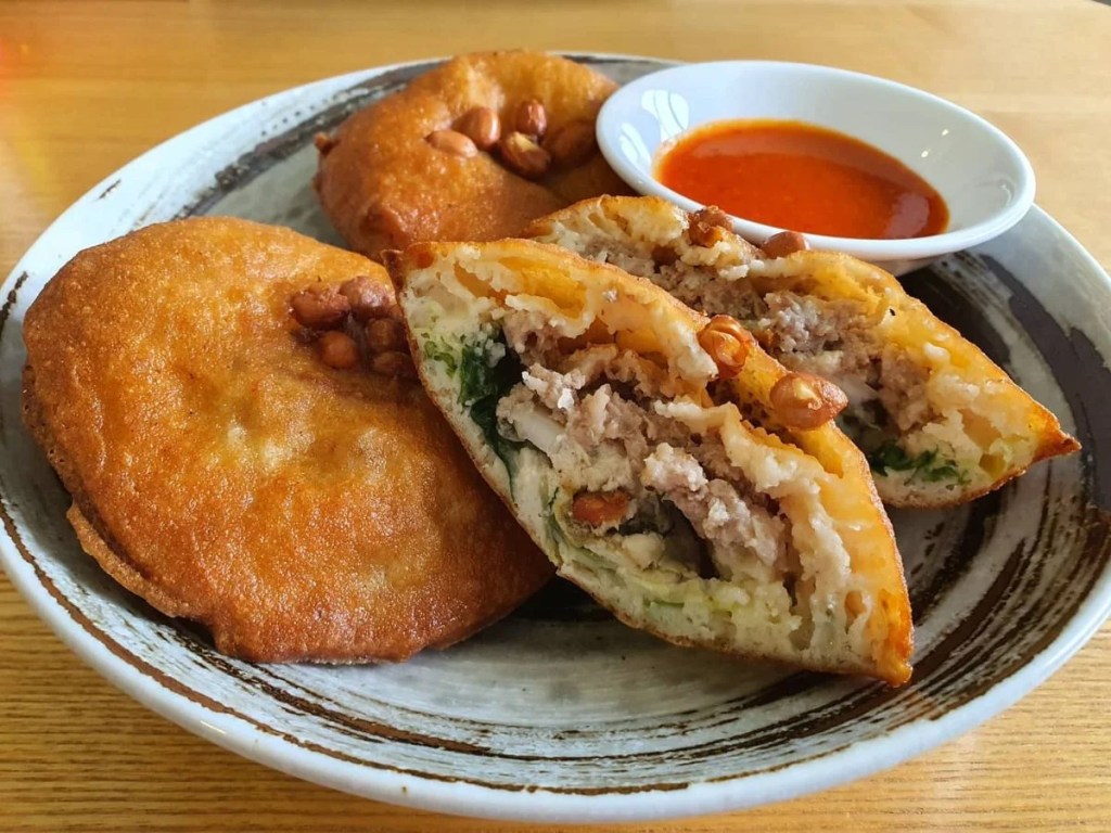 Best Food Stalls In Bedok 85 Fengshan Food Centre | Fu Zhou Oyster Cake