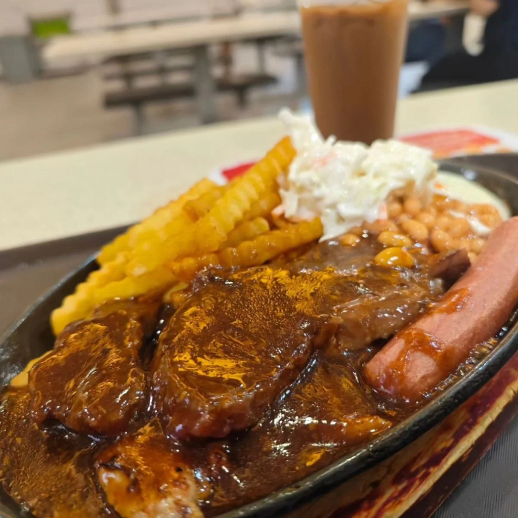 Best Food Stalls In Tiong Bahru Food Centre | Hot Plate Western Food