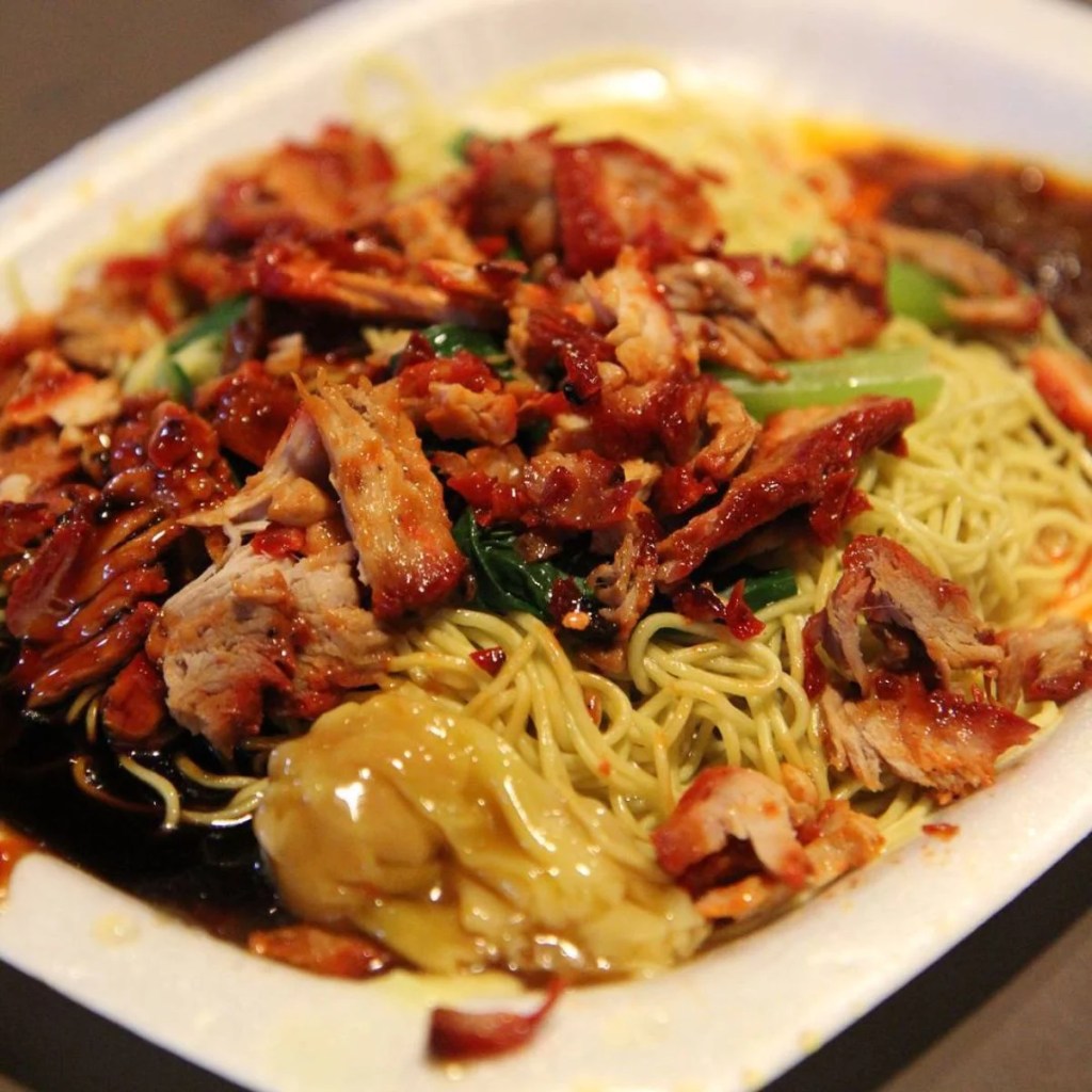 Best Food Stall In East Coast Lagoon Food Village | Hwa Kee BBQ Pork Noodle