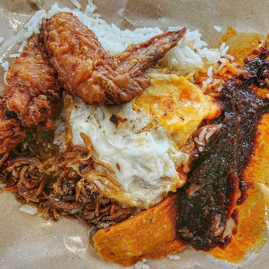 Best Food Stalls In Amoy Street Food Centre | Li Xing Nasi Lemak