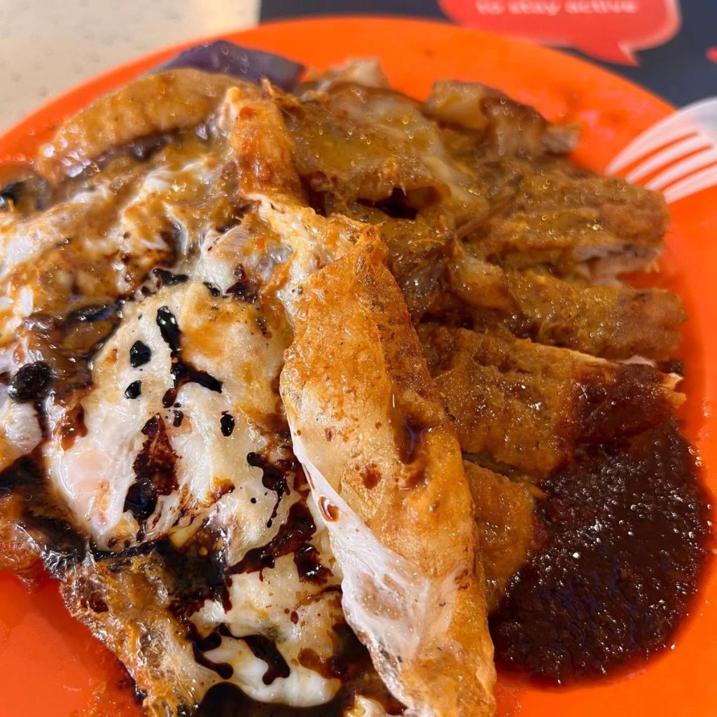 Best Food Stalls In Tiong Bahru Food Centre | Loo Hainanese Curry Rice