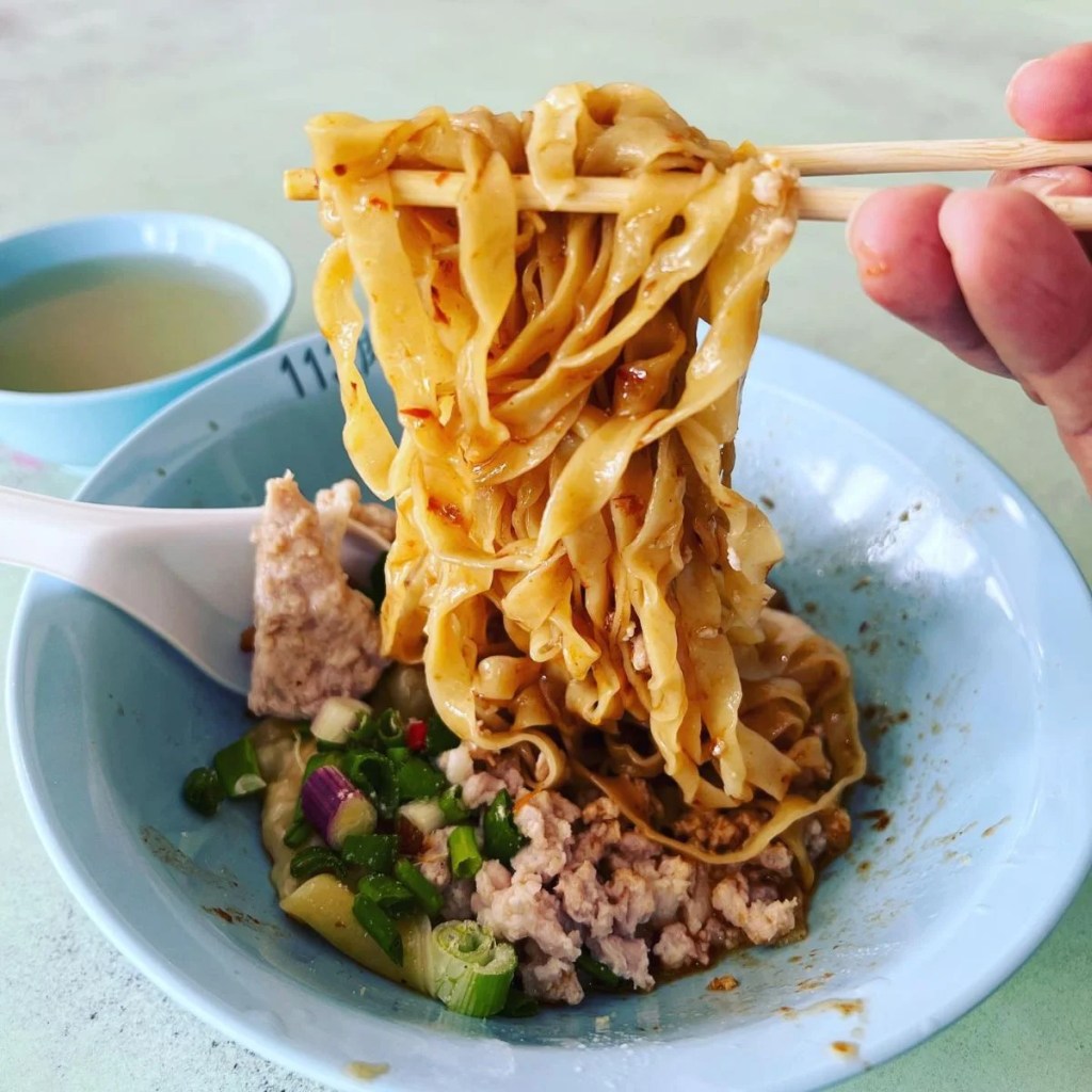 Best Food Stalls In Old Airport Road Food Centre | Minced Pork Bros