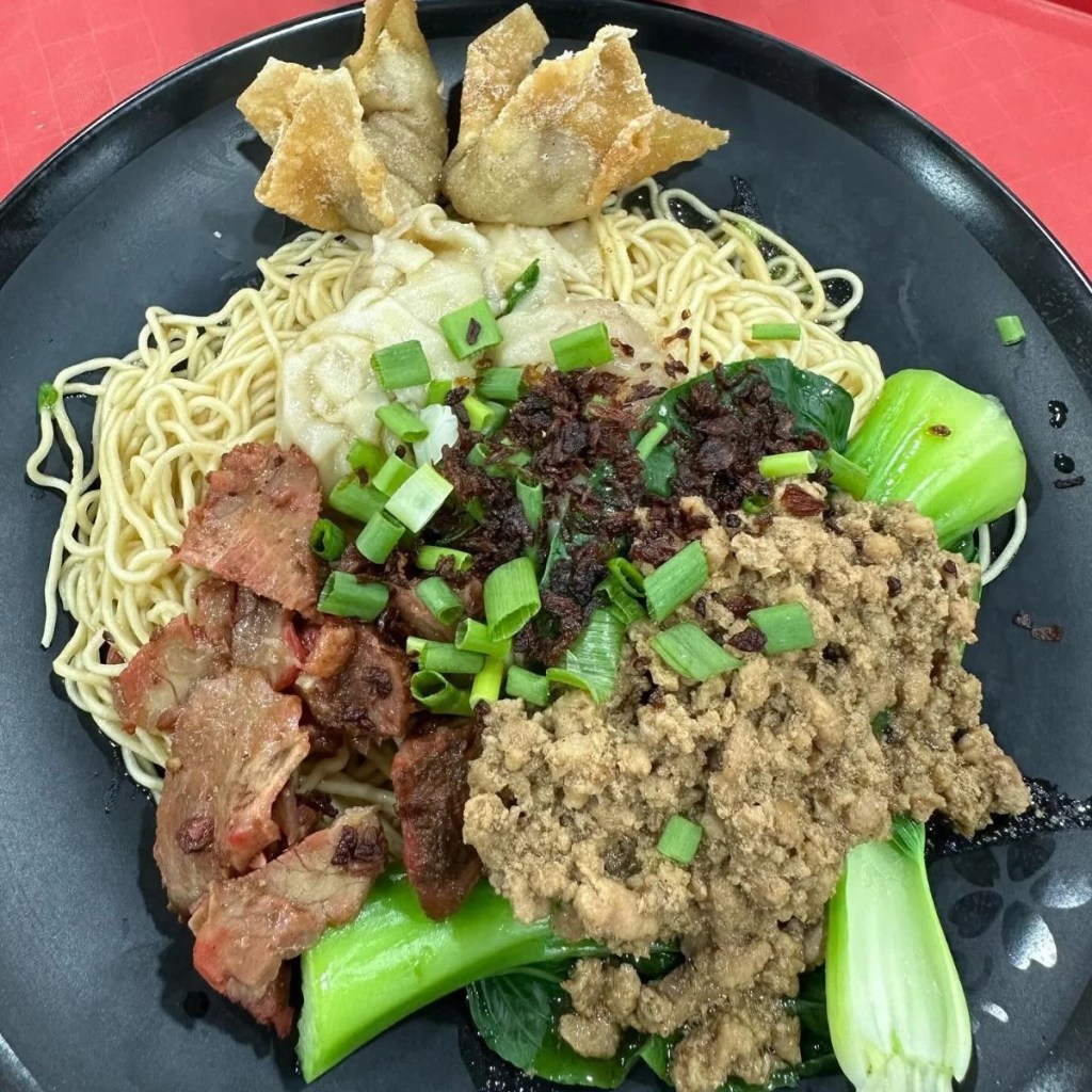 Best Food Stalls In Amoy Street Food Centre | Swan City Noodle House