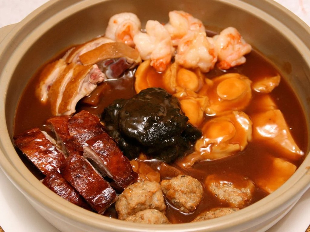 Lucky Dishes and Food You Must Eat For Chinese New Year | Pen Cai