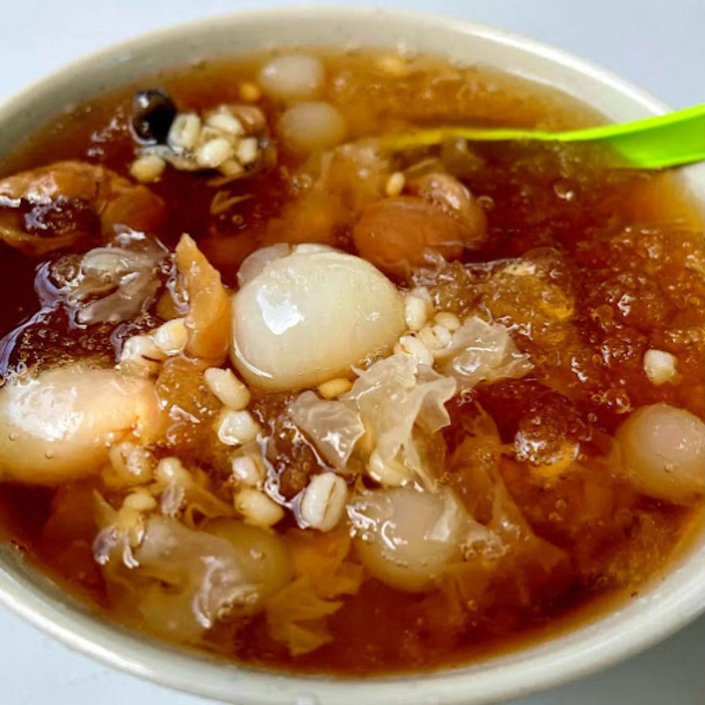 Best Food Stalls In Newton Food Centre | 88 San Ren Cold and Hot Dessert
